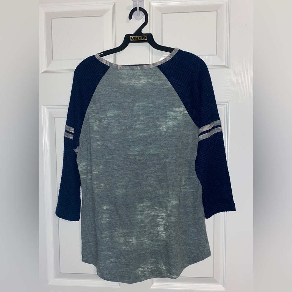 Oversized Raglan Sleeve Top - Picture 4 of 5